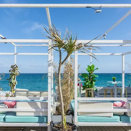 Homeholidaysrentals Salvador Apartment